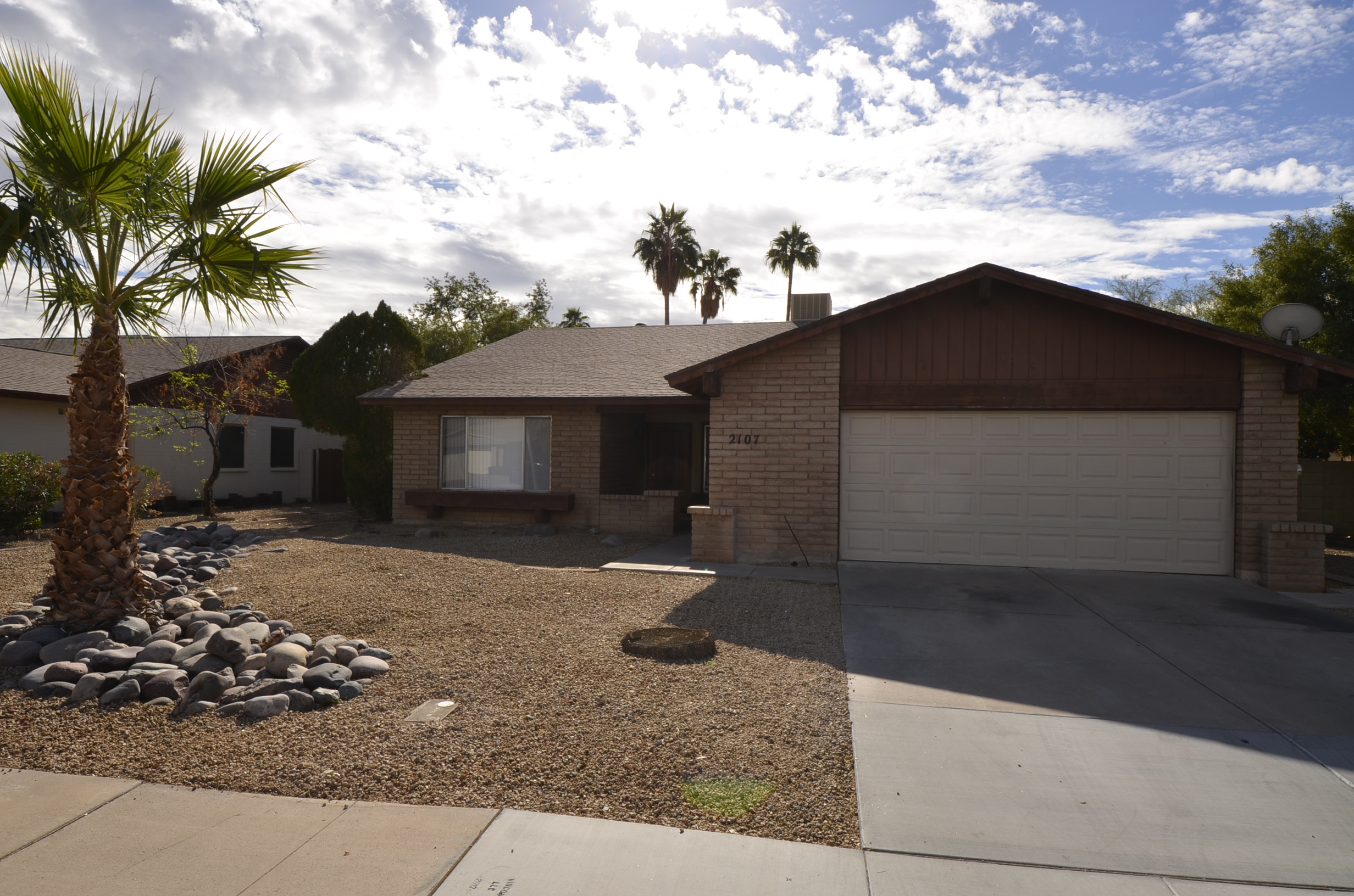 2107 W El Alba Way
